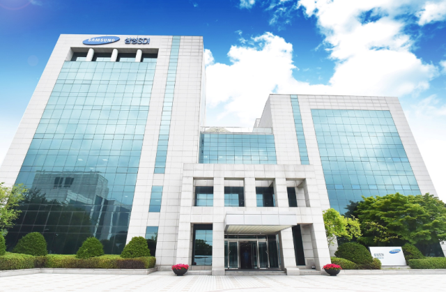 Hot Stock: Samsung SDI jumps over 7% on Samsung Display stake sale