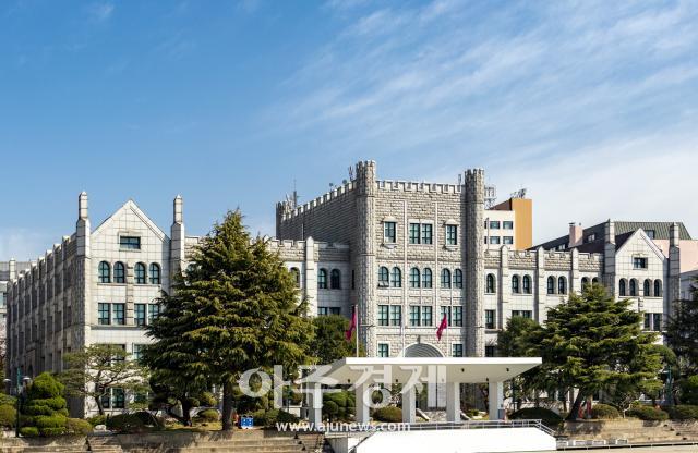 2027年东德女大学将选拔1102名学生，推动ARETE型人才培养