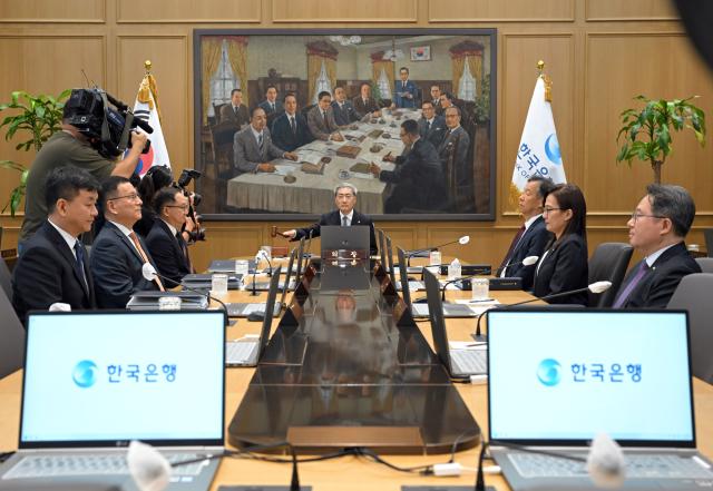 금리 3%로 백투백 인상…선제적 대응으로 물가 상승 방지