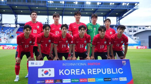 태국과의 연습경기에 선발 출전한 아시안게임 축구대표팀 사진대한축구협회
