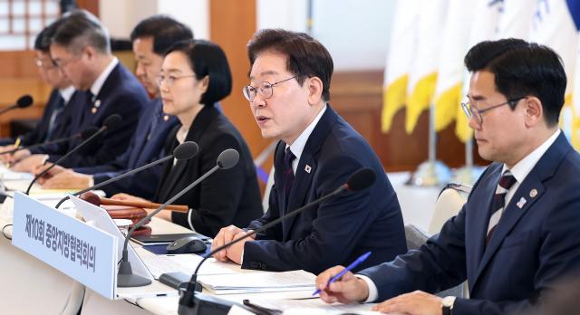 李대통령, 오늘 오후 수보회의 순연…네팔 홍수 사태 긴급 점검