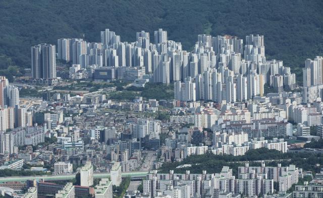 Top-income Koreans earn more case, while real wages slide