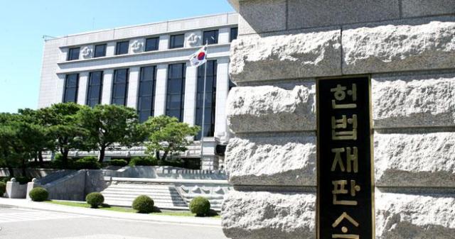 Court rules foreign children have right to register births in South Korea