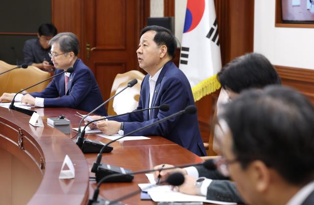 구윤철 부총리 겸 재정경제부 장관이 27일 정부서울청사에서 열린 대외경제장관회의에서 발언하고 있다사진연합뉴스