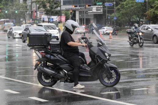 CU convenience stores to offer quick respite for delivery riders in Seoul