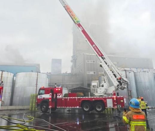 Paint factory fire in Cheonan leaves at least 3 dead
