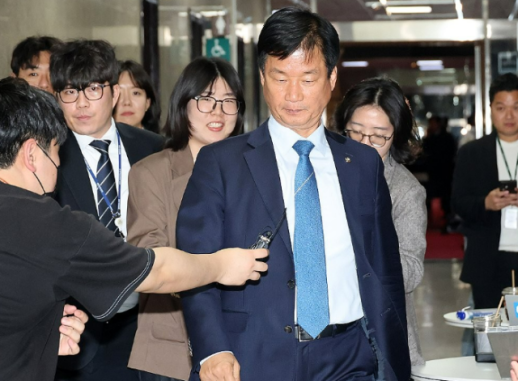 공소청 출범 한달 전 법무·검찰 수장 공백…대장동 변호인 장관설 술렁