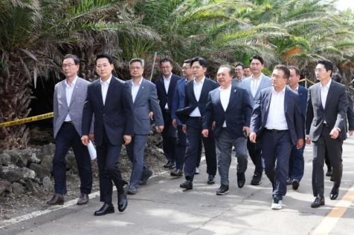 장동혁, 제주 실종사건 현장 방문...경찰청 찾아 진상 밝히겠단 의지 보여야