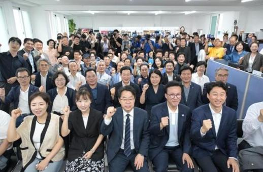김민석 국민의힘 5·18 폄훼 논란 이진숙 내쫓거나 YS 사진 내려라