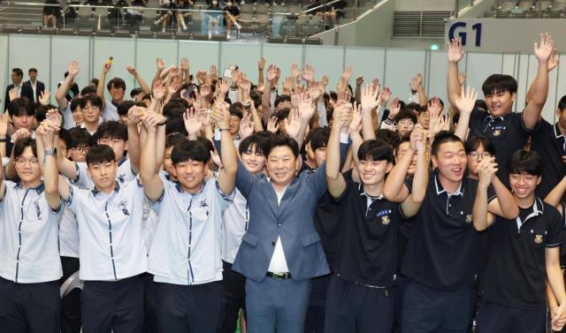28일 포항실내체육관에서 열린 포항 직업계고 취업박람회 장면 사진포항시