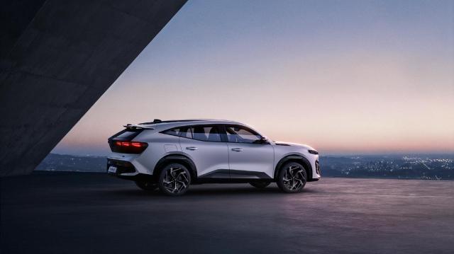 رينو فيلانتي Renault FILANTE_الصف الأول من الداخل