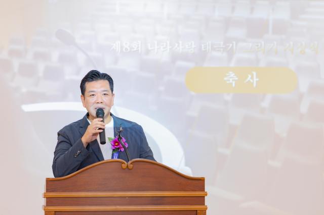 이계철 의장이 축사를 하고 있다 사진화성시의회