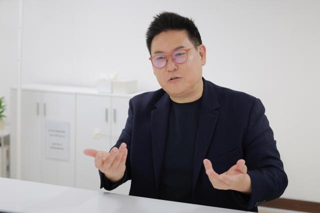 데니스 홍 미국 UCLA캘리포니아대학교 로스앤젤레스 캠퍼스 기계항공공학과 교수 겸 로봇 및 메커니즘 연구소RoMeLa 소장 인터뷰사진유대길 기자