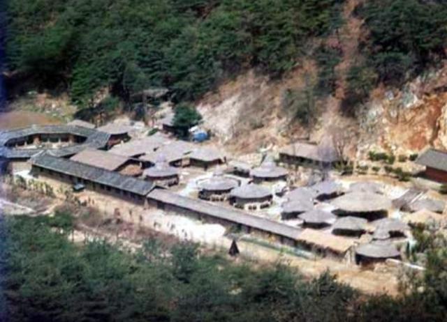 1983년 충북 보은군 속리산근처로 이전한 에밀레박물관 모습