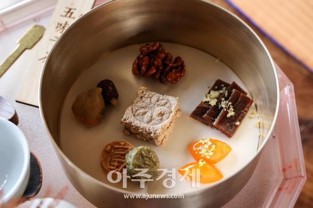 [포토] 하반기 경복궁 생과방서 선보이는 세종의 다과상