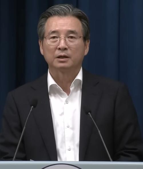This video screenshot or audio excerpt was released under the Creative Commons license option on YouTube Lee Jae Myung Channel before August 2025 