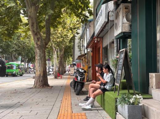Seven in 10 Koreans back age limits on childrens social media