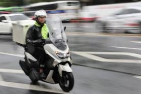 Late monsoon pushes online shopping to record high in July