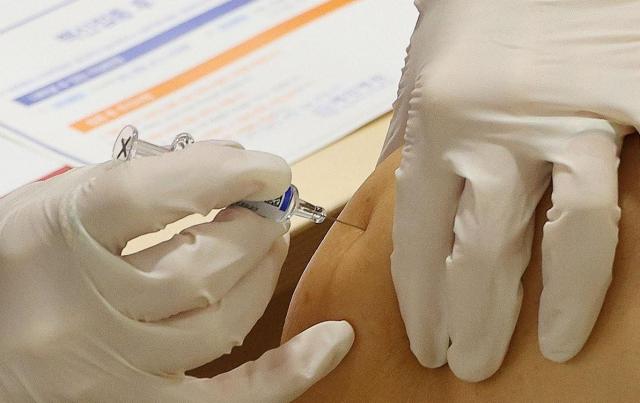 تزايد حالات الإنفلونزا يثير قلق الجمهور... هل نعود لارتداء الكمامات مجددًا؟