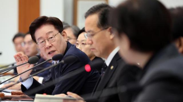 이재명 대통령이 1일 청와대에서 열린 국무회의에서 발언하고 있다 사진연합뉴스