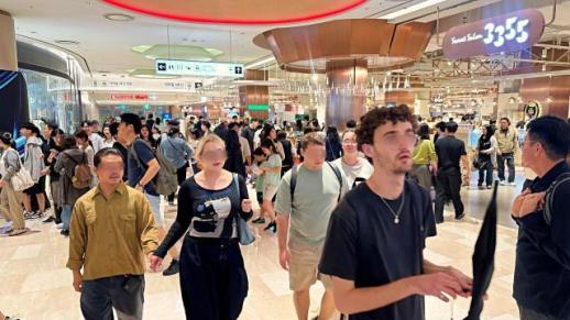 第2四半期の韓国人海外カード使用額4.2%減…訪韓外国人の国内使用額は「過去最高」