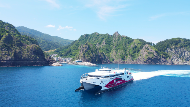 포항울릉 항로를 운항 중인 초쾌속 여객선 ‘엘도라도 익스프레스호’사진대저페리