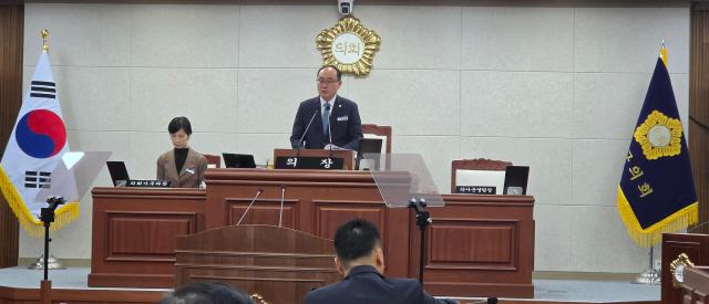 임윤택 무안군의회 의장이  제311회 제1차 정례회에서 인사말을 하고 있다사진김옥현 기자