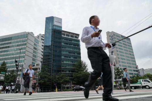 Bad loans hit 8-year high, but banks can absorb losses, FSS says
