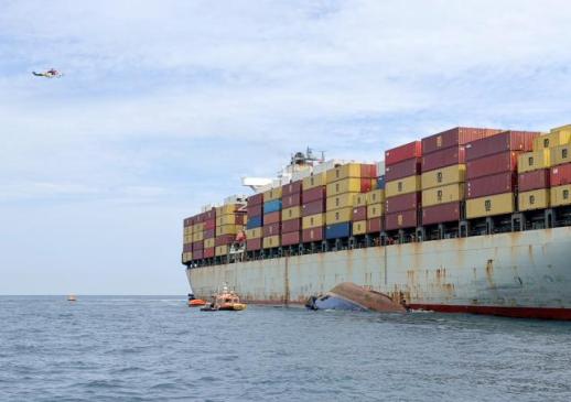 Tàu kéo bị lật ở ngoài khơi Busan, 6 người mất tích, tìm kiếm ban đêm bắt đầu