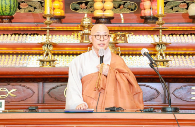 Jinwoo wins reelection as head of Koreas largest Buddhist order