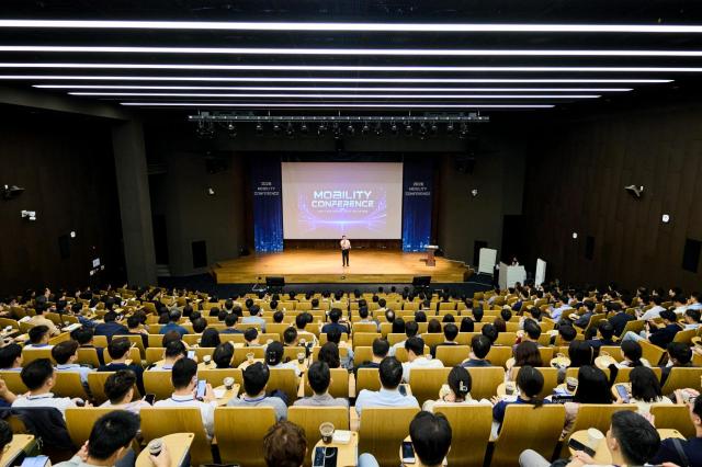 삼성화재가 3일 임직원을 대상으로 인공지능AI을 중심으로 재편되는 모빌리티 산업 변화를 살펴보고 자동차보험 경쟁력 강화 방안을 논의하는 제4회 Mobility Conference를 개최했다 사진삼성화재