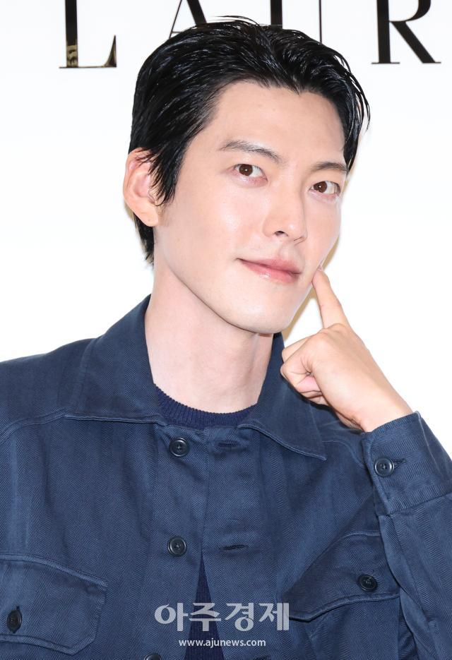 [포토] 배우 김우빈, 서울서 열린 랄프 로렌 포토콜 행사에서 볼 콕