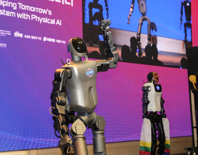 One year in, Koreas humanoid still toddles