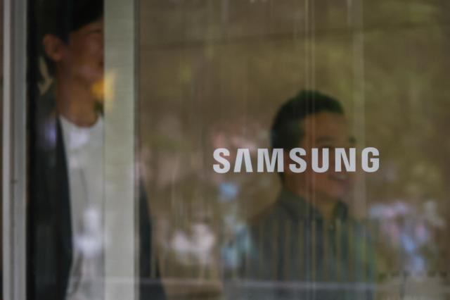 Samsung board faces breach-of-trust complaint