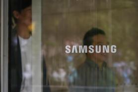 Samsung board faces breach-of-trust complaint