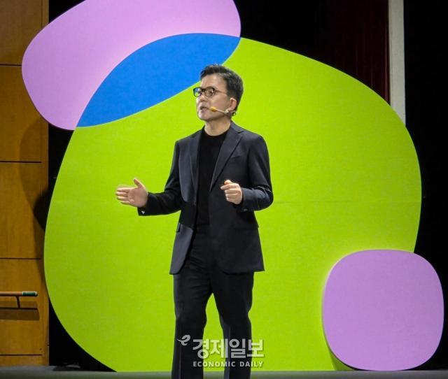 이준희 삼성SDS 대표이사가 기조연설을 진행하고 있다 사진류청빛 기자