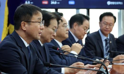 與 검찰식 불법 캐비닛 정치…김승원 논란에 韓 때리기
