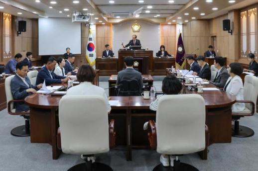 홍성군의회 임시회 개회…추경 심사·송전선로 백지화 결의