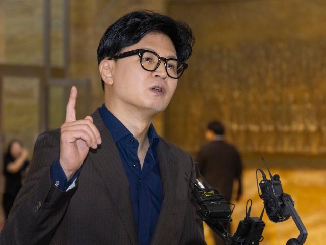 한동훈·與, 김승원 의혹 두고 연일 공방…오빠들 게이트vs철없는 관종