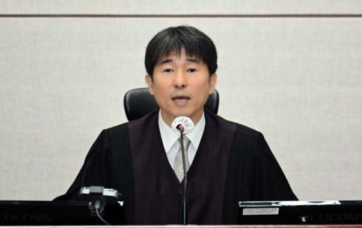 룸살롱 접대 의혹 지귀연 판사 사건 담당 재판부 변경…공정성 오해 우려