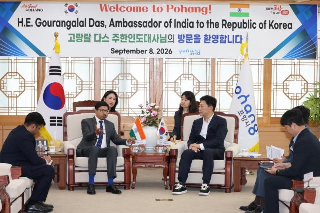 고랑랄 다스Gourangalal Das 주한인도대사가 8일 포항시청을 방문해 박용선 시장을 예방하고 포항시와 인도 간 교류협력 확대 방안을 논의했다 사진포항시