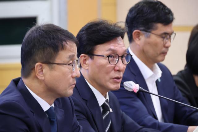 김민석 더불어민주당 대표가 9일 전북도청에서 열린 현장 최고위원회의에서 발언하고 있다사진연합뉴스