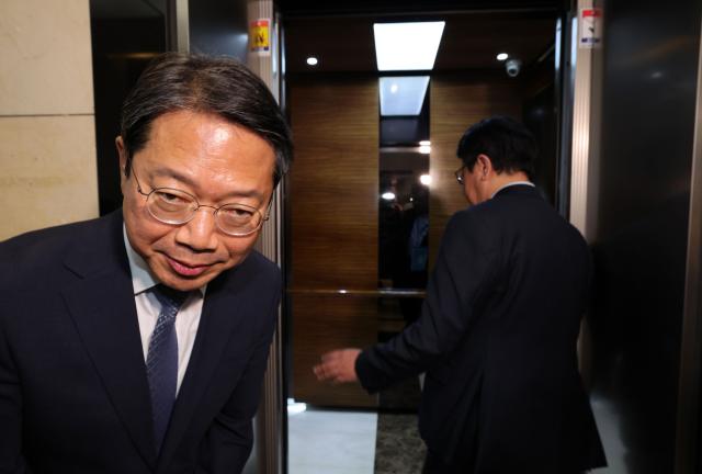 김승원 법무부 장관 후보자가 7일 오전 서울 종로구 적선현대빌딩에 마련된 인사청문회 준비 사무실로 출근하고 있다 20260907사진유대길 기자 dbeorlf123ajunewscom