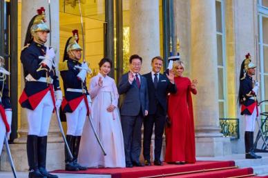 李在明夫妇出席马克龙主持的国宾晚宴