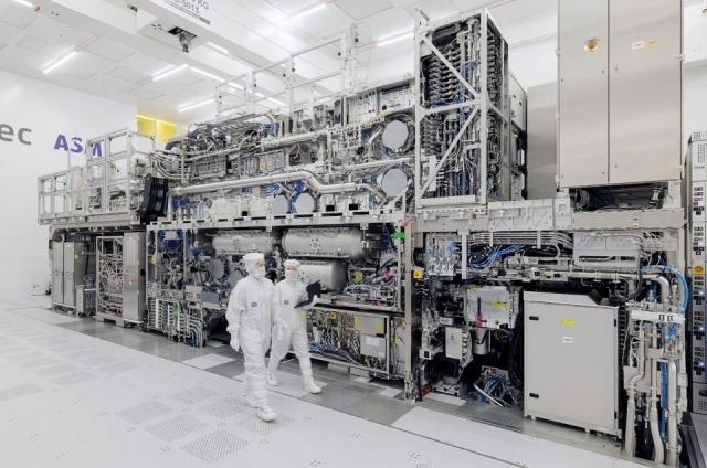 ASML의 EUV 장비 사진ASML 