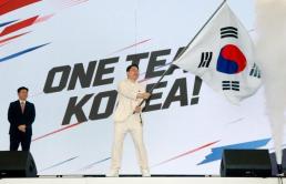 소설가 김애란 육체 찢고 흘러나오는 비효율성, 그게 인간