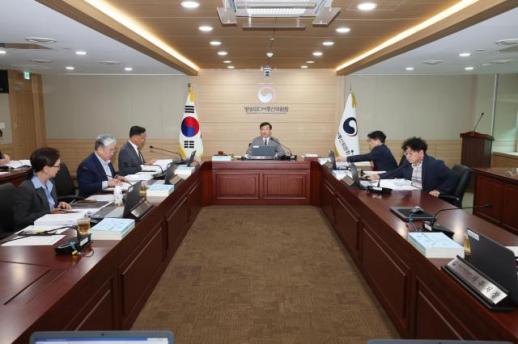 피지컬AI, 생활 속으로…中 유니트리 시총 71조원·韓 타워팰리스에는 경비로봇