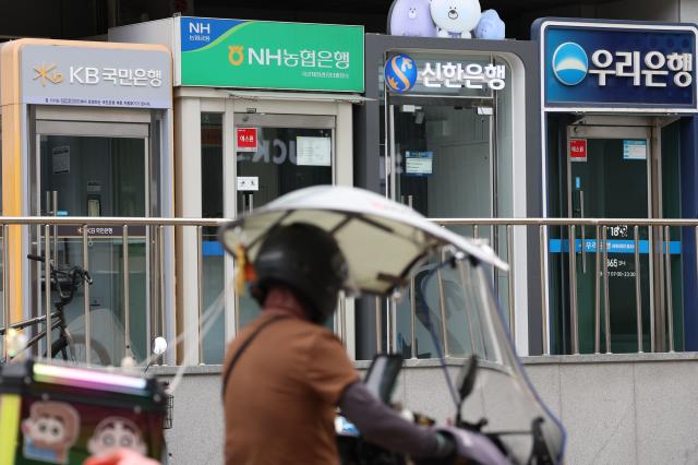 ソウルの街に設置されたATM