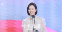 복역한 후 또 사기…法, 장윤정 모친 1심서 징역 10개월 선고
