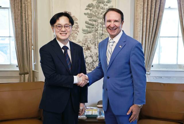 Seouls industry min back in Washington for final push on US investment deal